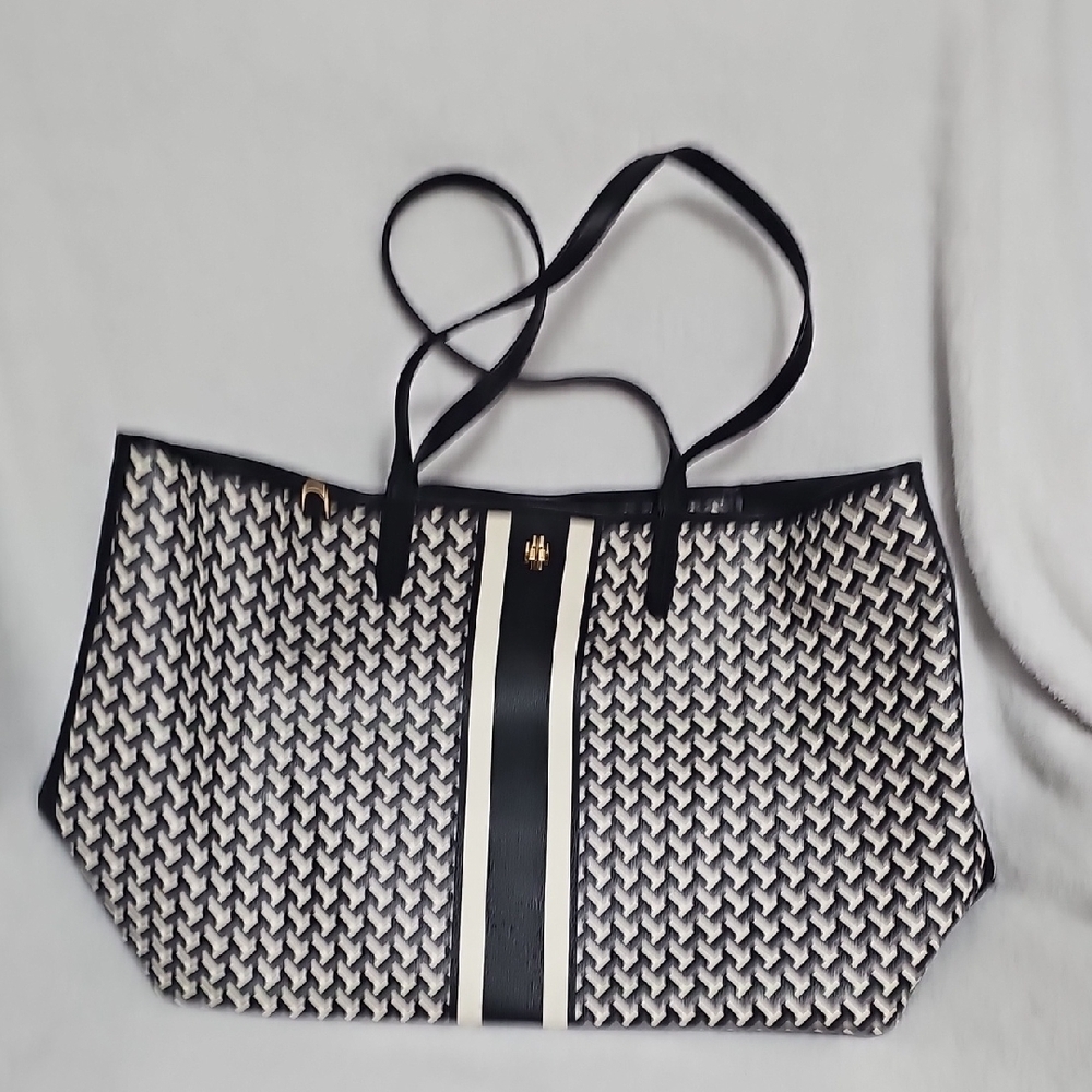 Stylish Black and White Tote Bag Set - Picture 3 of 15